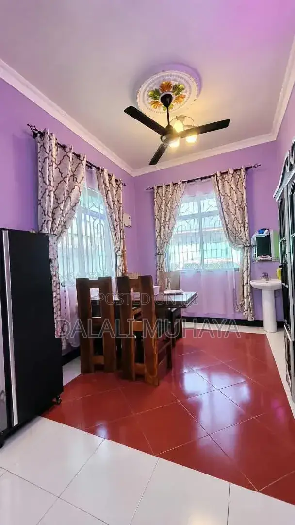 3bdrm House in Kwa Miongo Street, Mbagala for sale