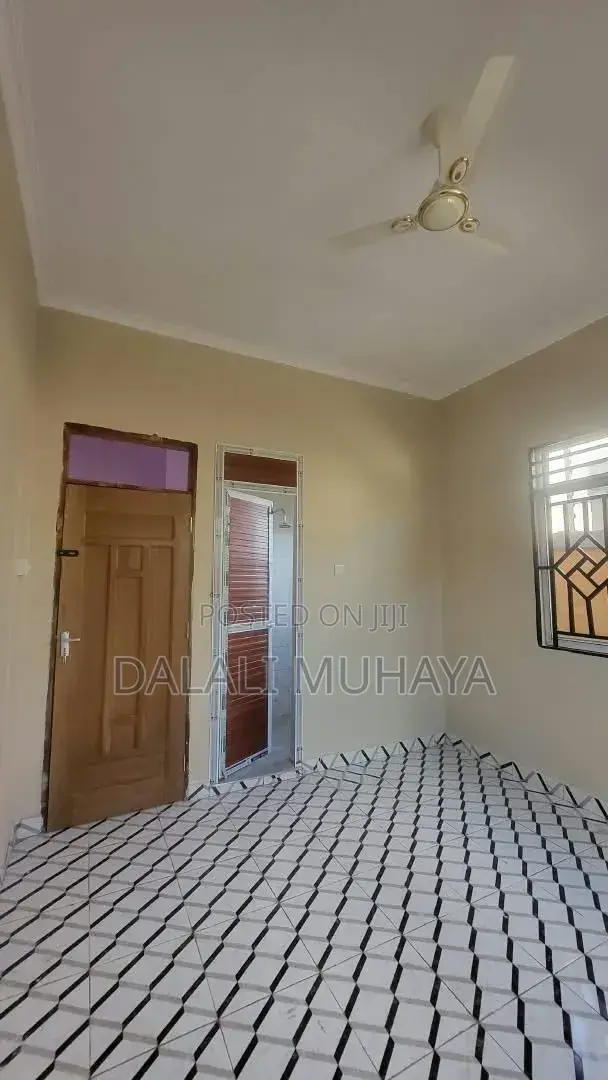 3bdrm House in Mkononi Street, Mbagala for sale