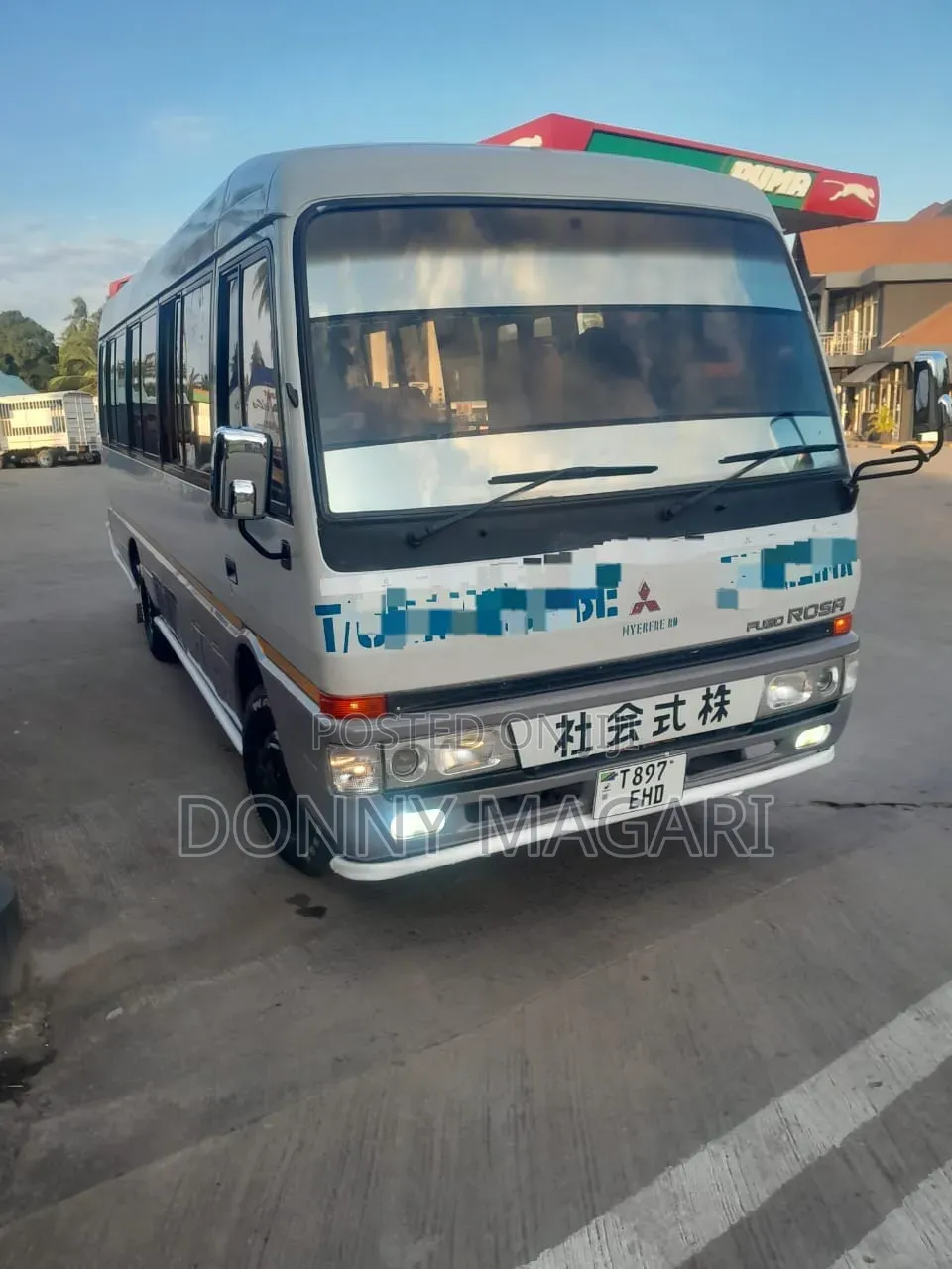 Mitsubishi Fuso Rosa 2004 White