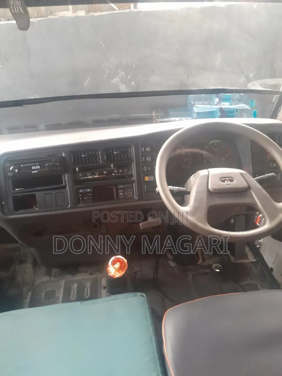 Mitsubishi Fuso Rosa 2004 White