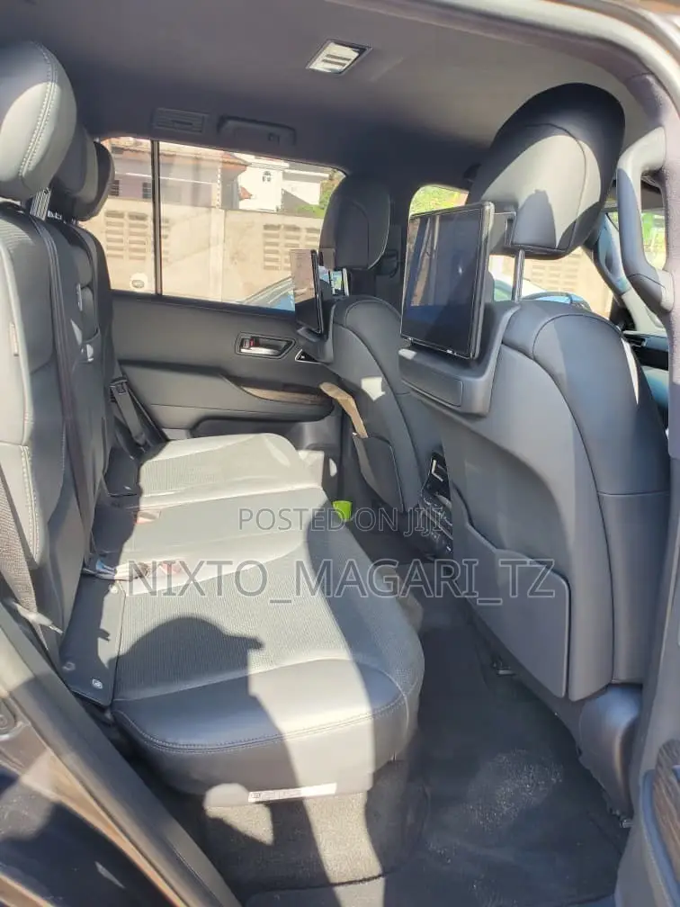 Toyota Land Cruiser 2025 Gray