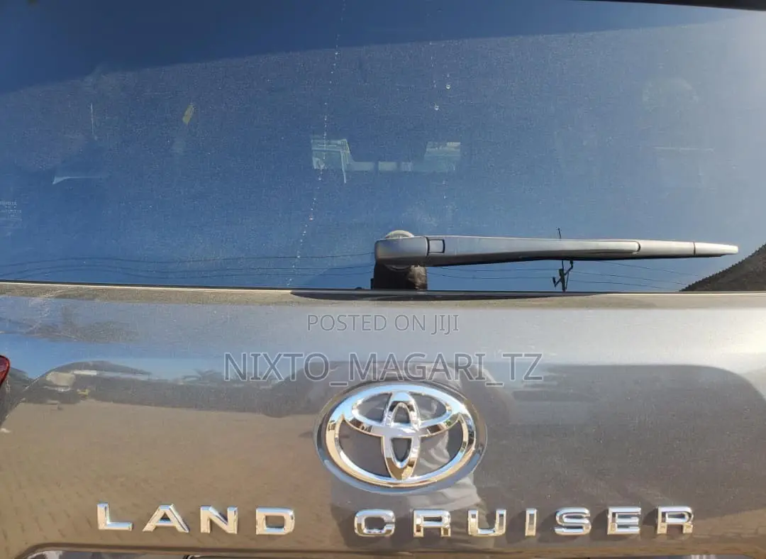 Toyota Land Cruiser 2025 Gray