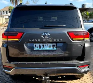 Toyota Land Cruiser 2025 Gray