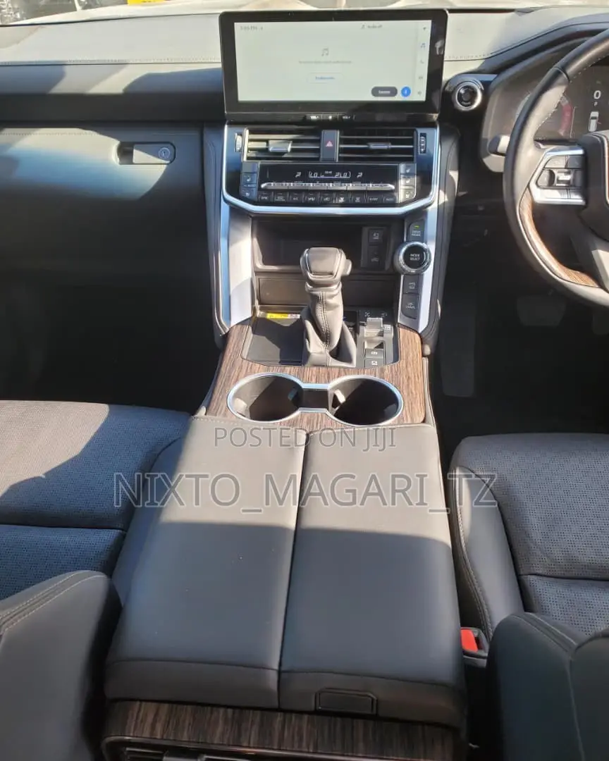 Toyota Land Cruiser 2025 Gray