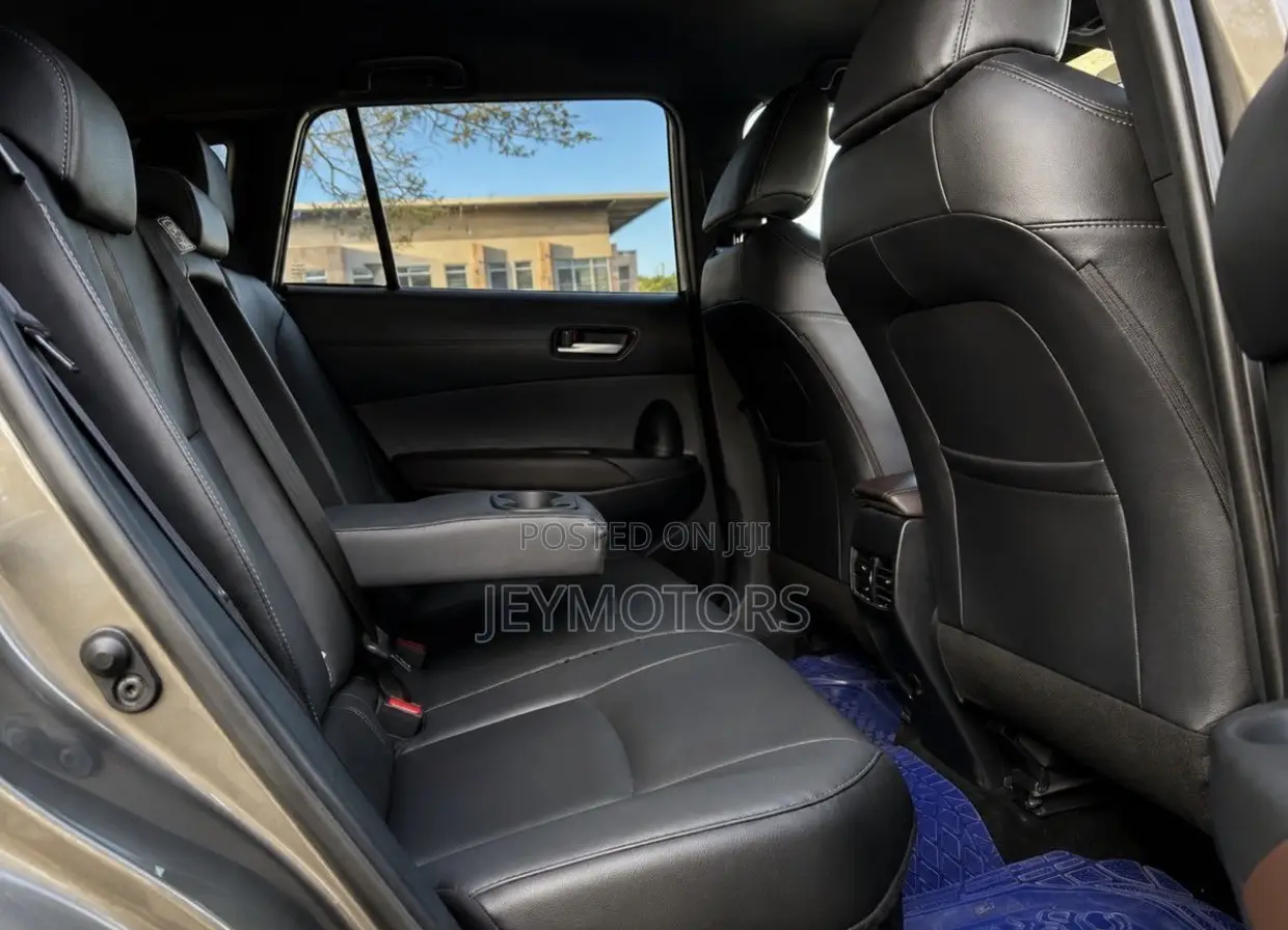 Toyota Corolla Cross 2025 Gray