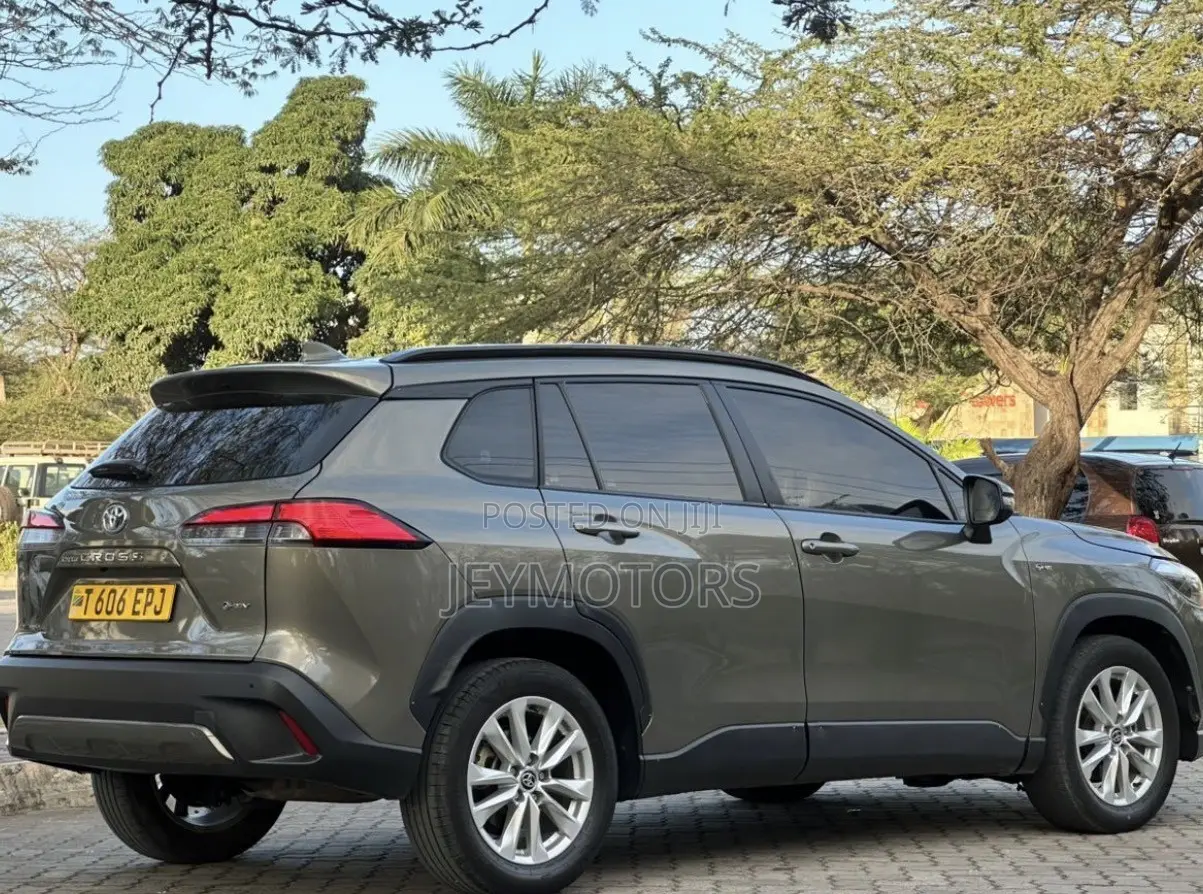 Toyota Corolla Cross 2025 Gray