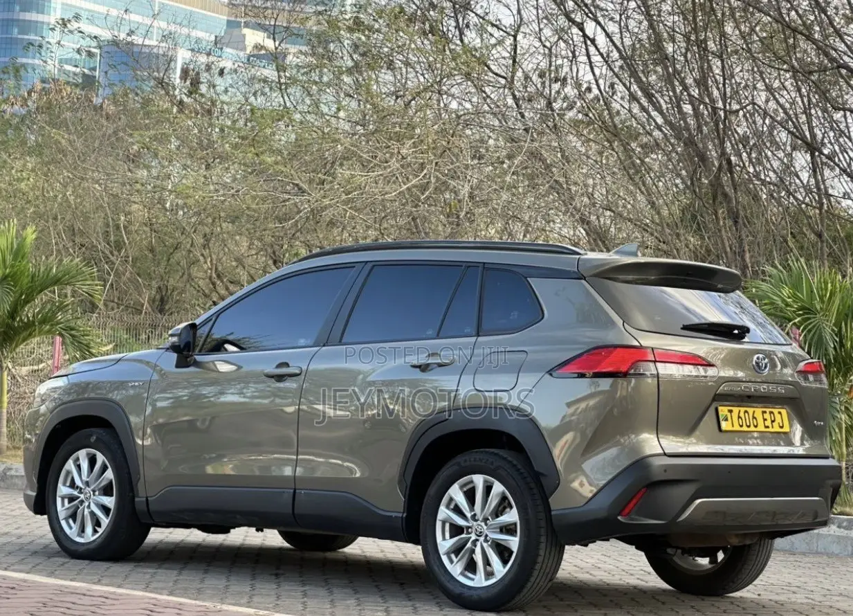 Toyota Corolla Cross 2025 Gray
