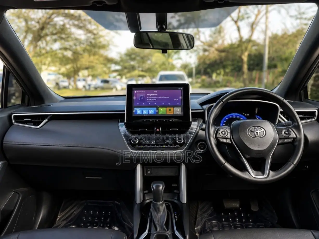 Toyota Corolla Cross 2025 Gray