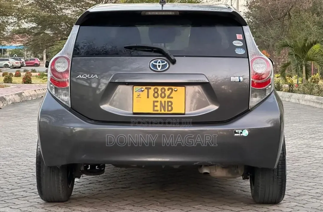 Toyota Aqua 2012 Gray
