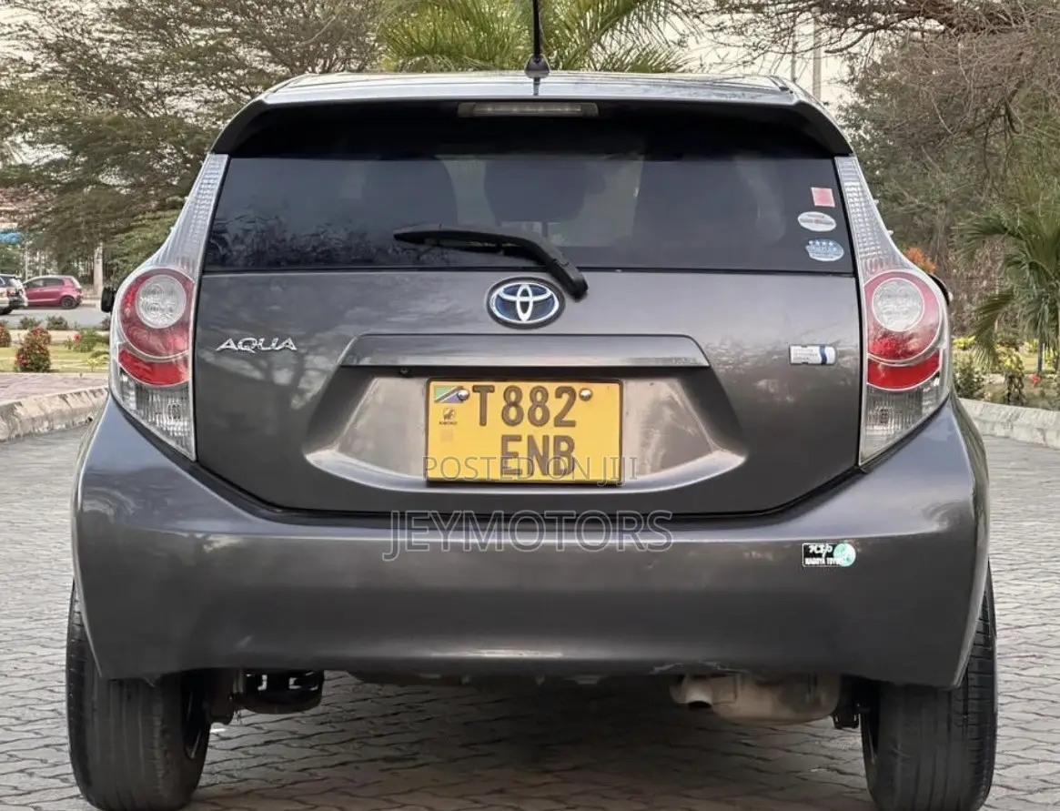 Toyota Aqua 2011 Gray