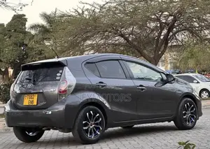 Toyota Aqua 2011 Gray