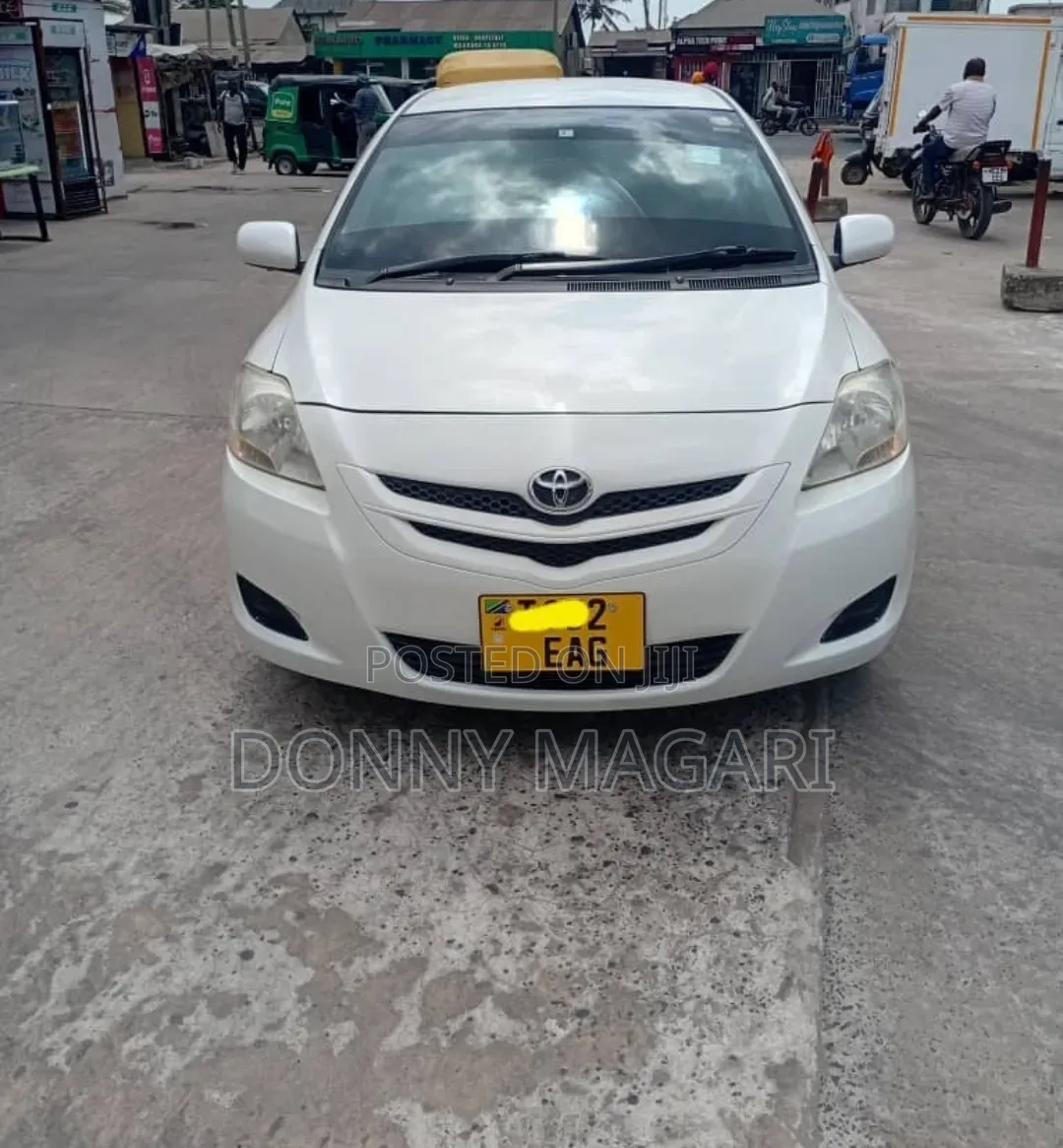 Toyota Belta 2006 White