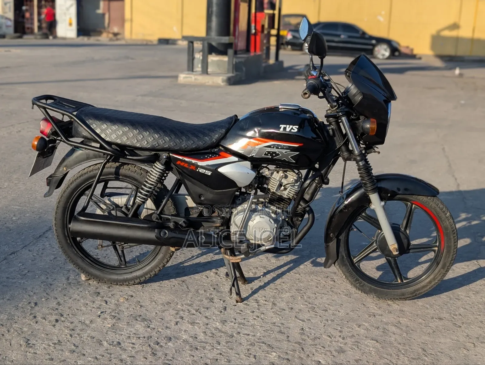 TVS HLX 125 2025 Black