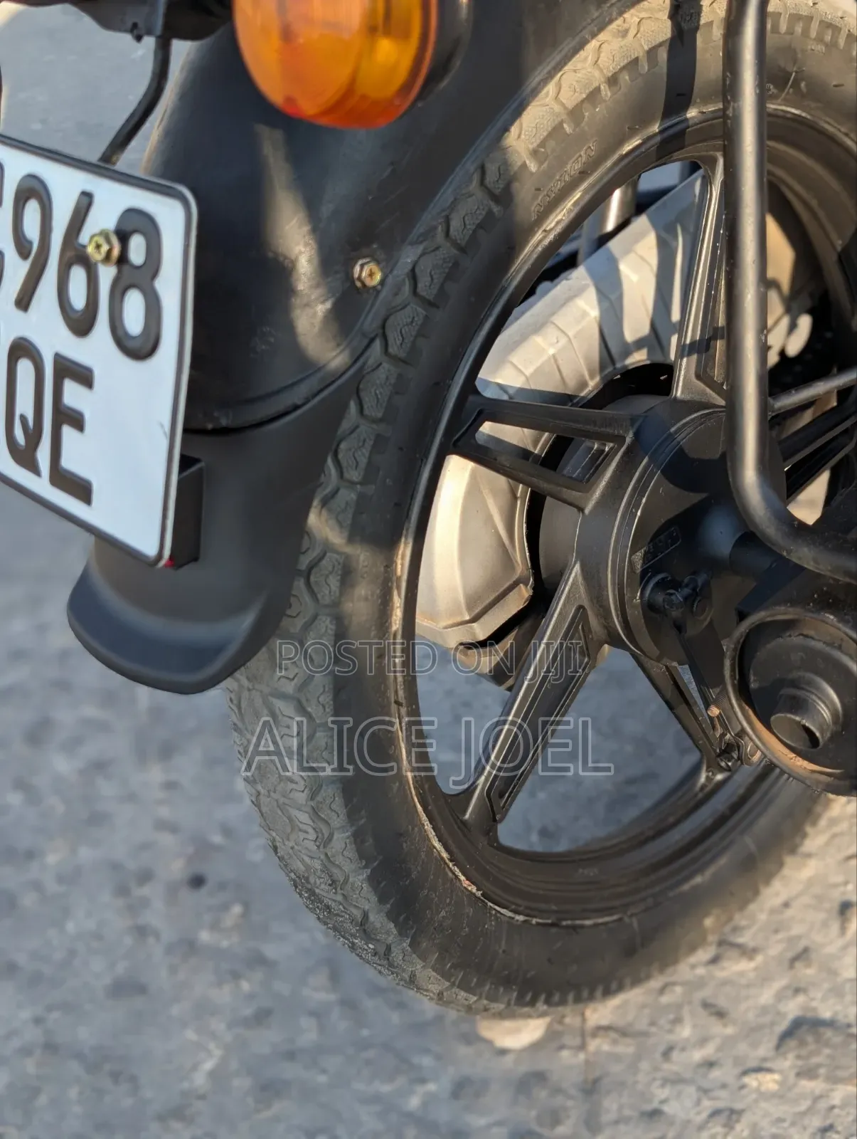 TVS HLX 125 2025 Black