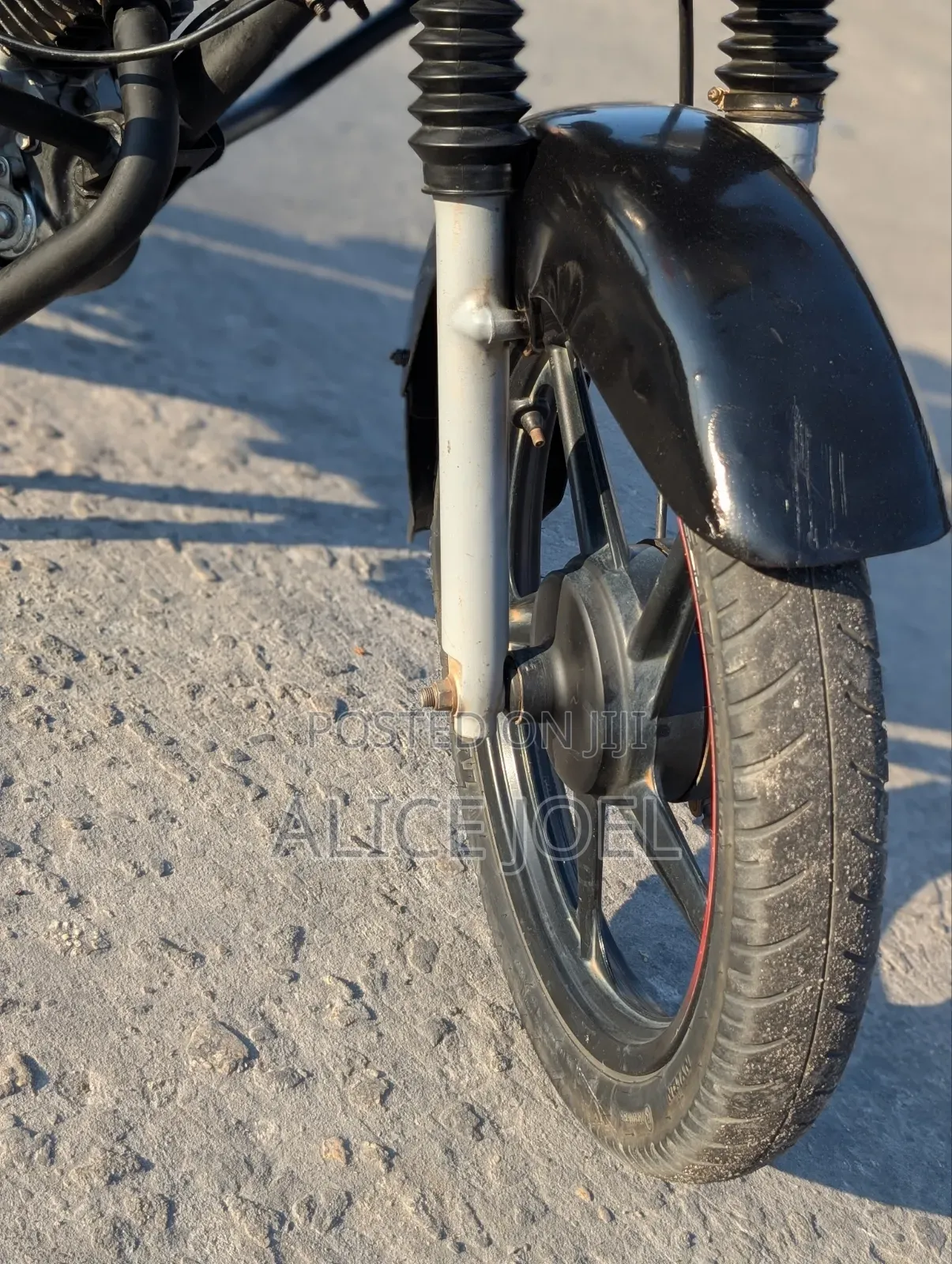 TVS HLX 125 2025 Black