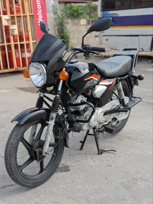TVS HLX 125 2025 Black