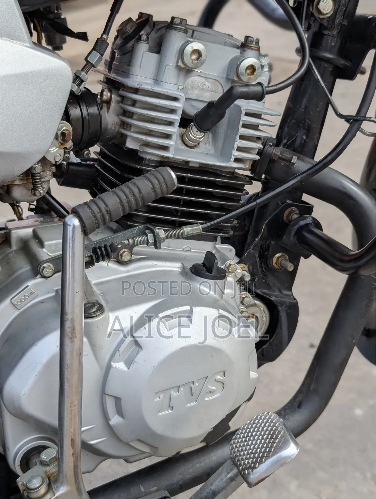 TVS HLX 125 2025 Black