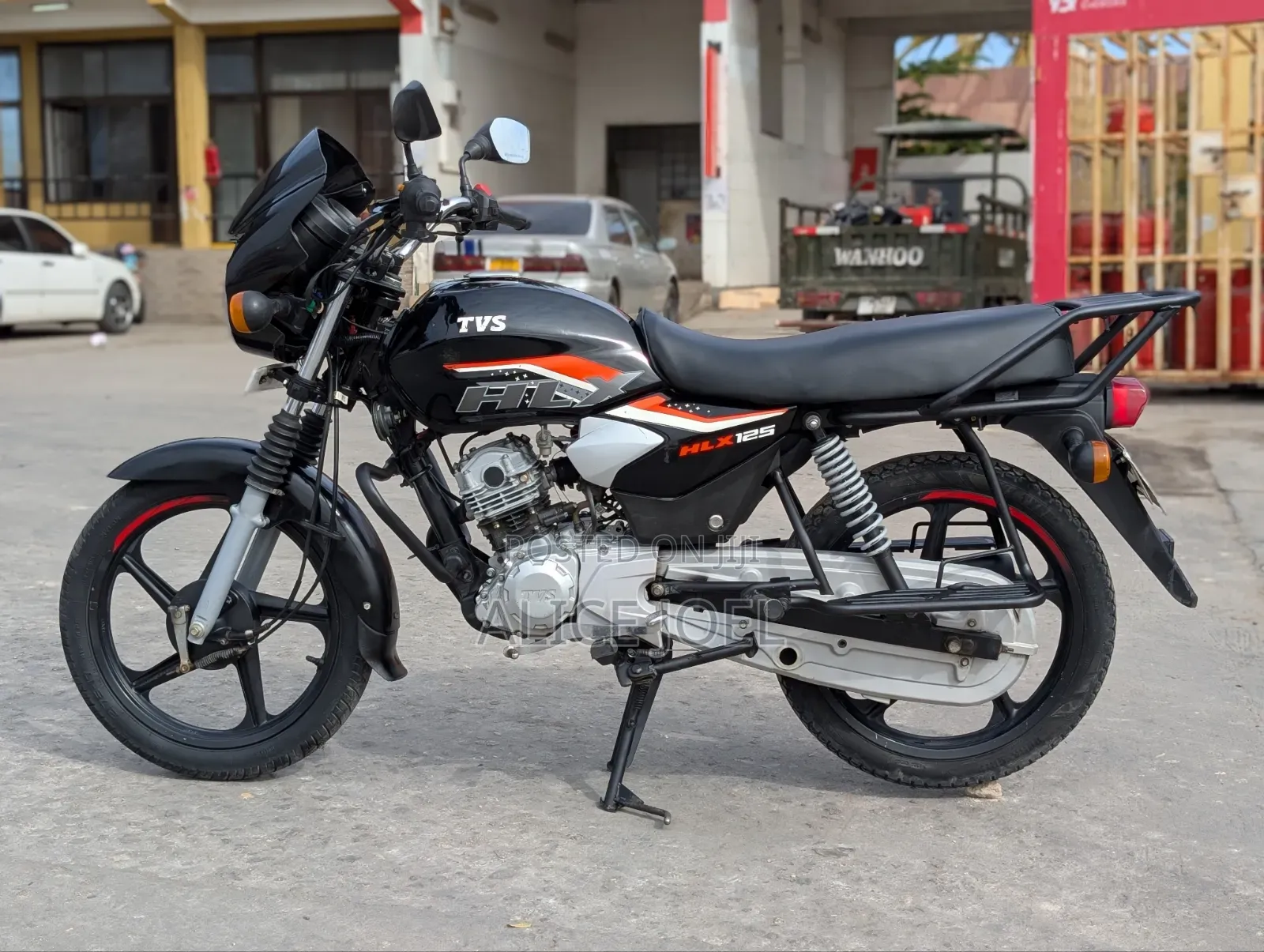 TVS HLX 125 2025 Black
