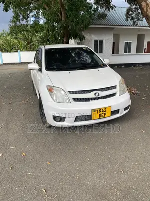 Toyota IST 2003 White