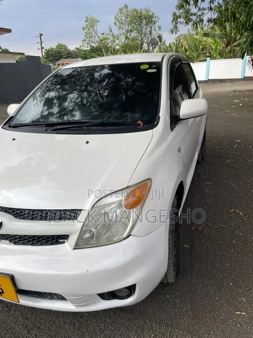 Toyota IST 2003 White