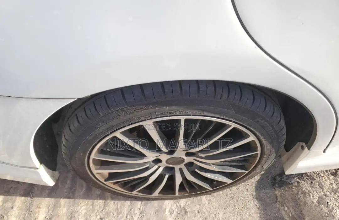Toyota Crown 2008 Off white