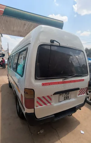 Toyota HiAce 2008 Beige