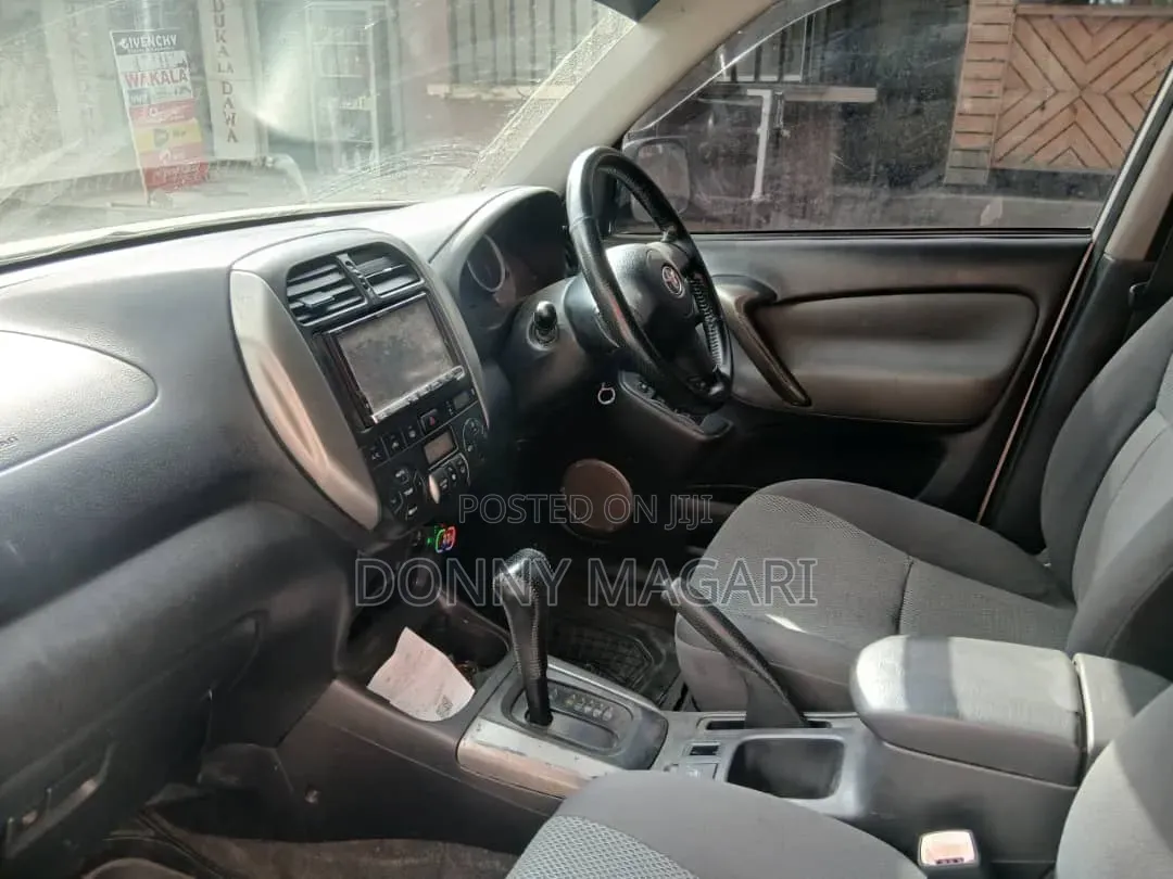 Toyota RAV4 2004 White
