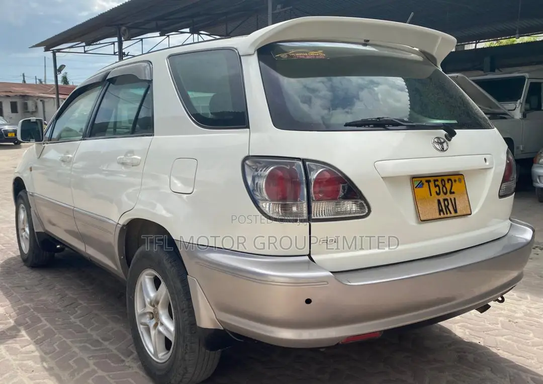 Toyota Harrier 2001 White