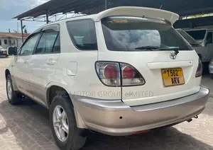 Toyota Harrier 2001 White