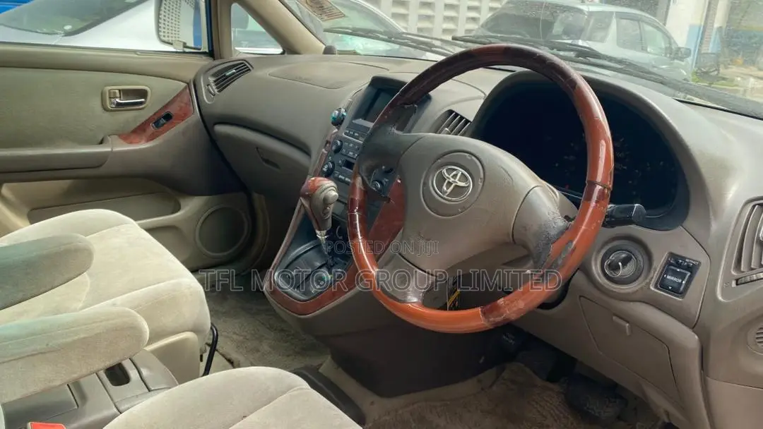 Toyota Harrier 2001 White