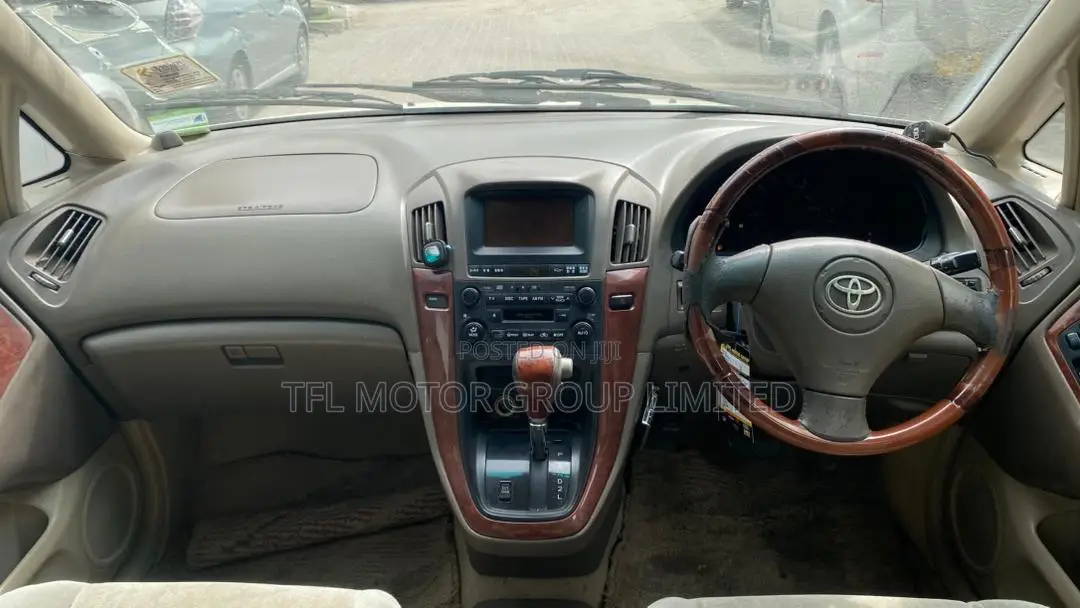Toyota Harrier 2001 White