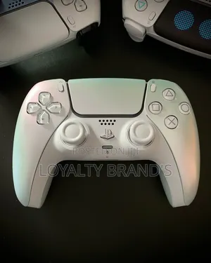 CHROMA WHITE  PlayStation Controller