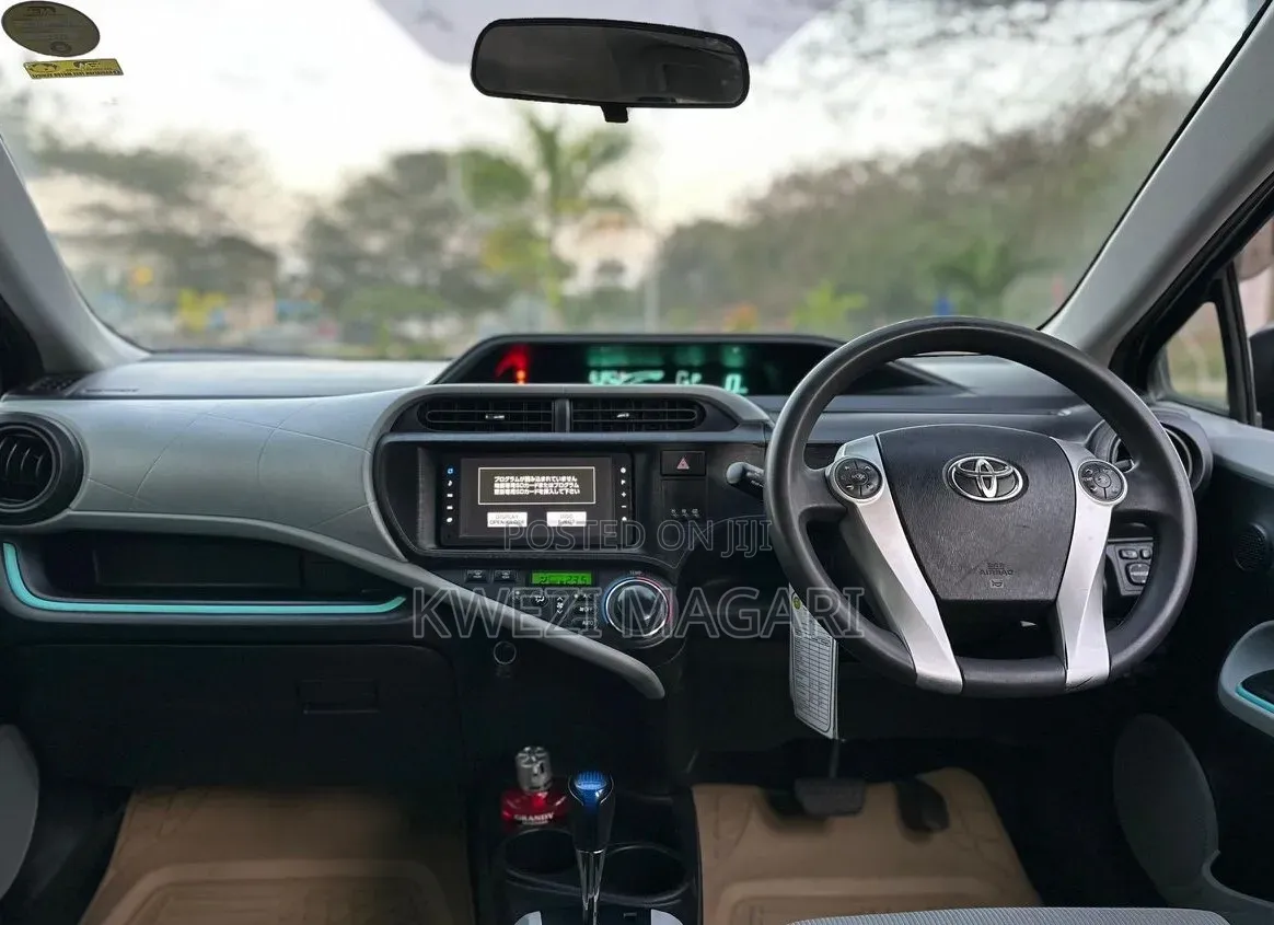 Toyota Aqua 2012 Gray