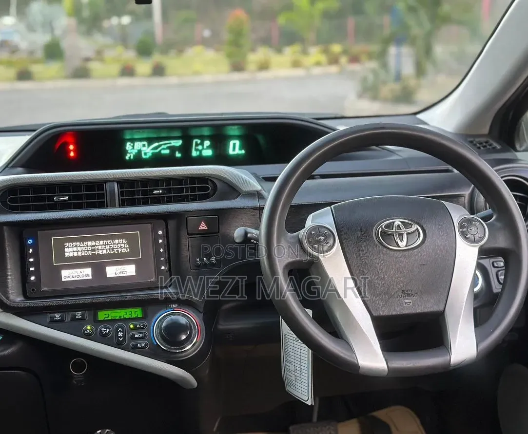 Toyota Aqua 2012 Gray