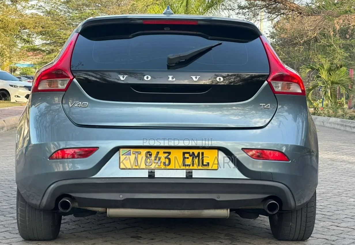 Volvo V40 2025 Blue
