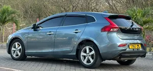 Volvo V40 2025 Blue