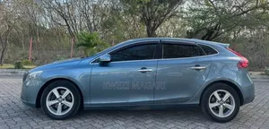 Volvo V40 2025 Blue