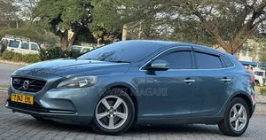 Volvo V40 2025 Blue