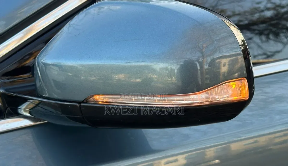 Volvo V40 2025 Blue