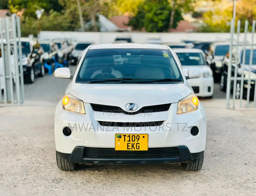 Toyota IST 2009 White