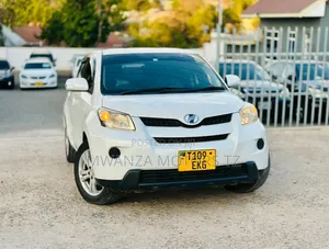 Toyota IST 2009 White