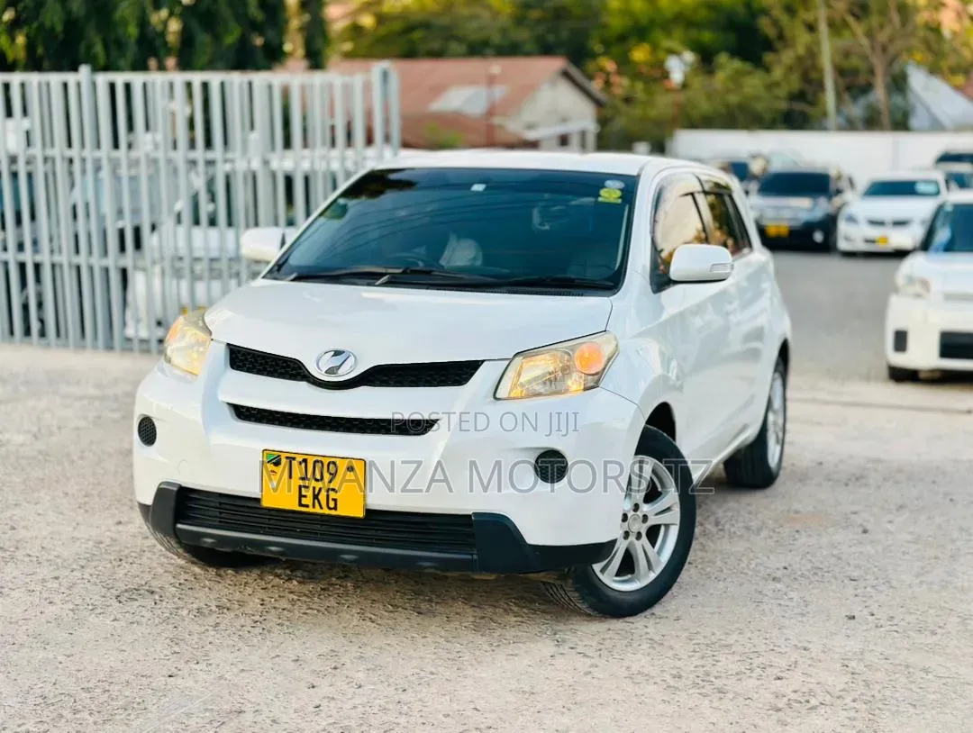 Toyota IST 2009 White