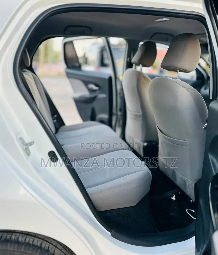 Toyota IST 2009 White