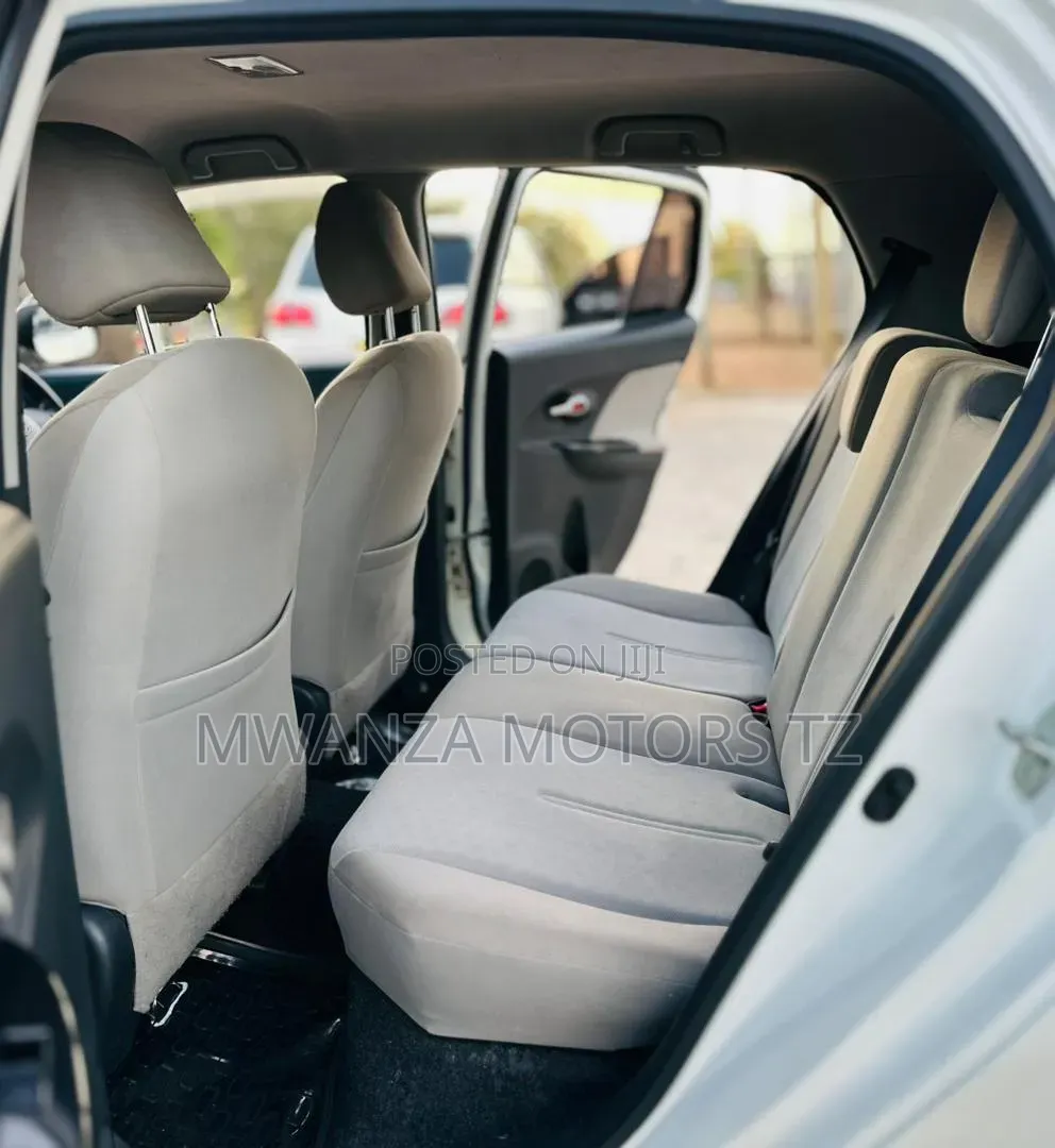 Toyota IST 2009 White