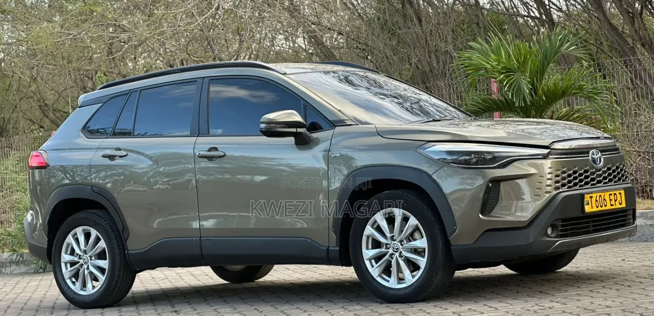 Toyota Corolla Cross 2025 Gray