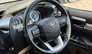 Toyota Hilux 2021 Gray