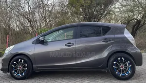 Toyota Aqua 2012 Gray