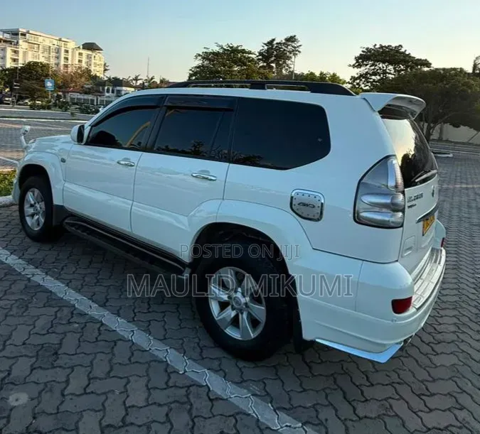 Toyota Land Cruiser Prado 2008 White