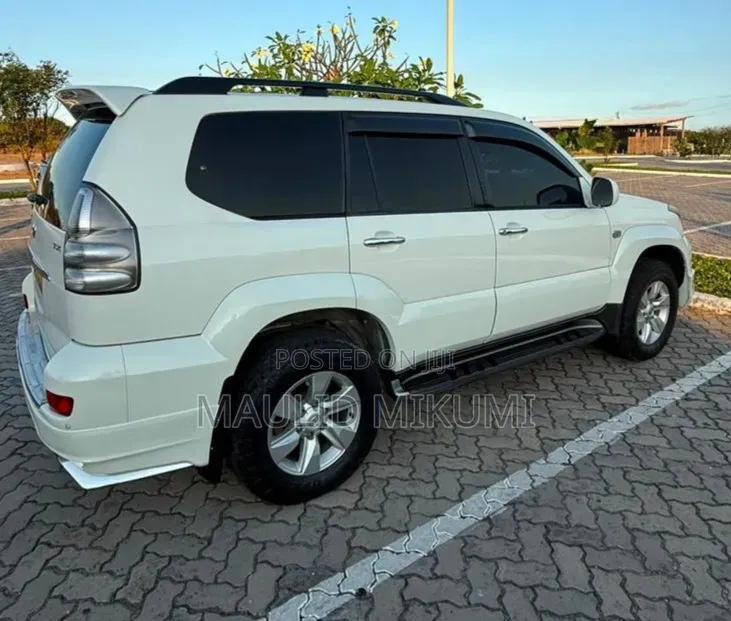 Toyota Land Cruiser Prado 2008 White