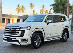 New Toyota Land Cruiser 2025 Off white